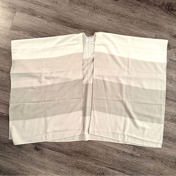 Mersea Wrap  - Picture 1 of 3